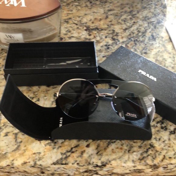 SOLD Prada 36mm Round Sunglasses with Case - Picture 7 of 7